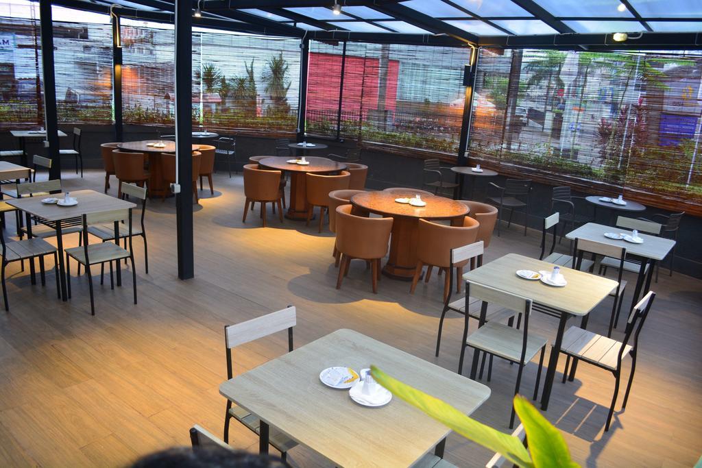 Yunna Hotel Lampung Bandar Lampung Zewnętrze zdjęcie