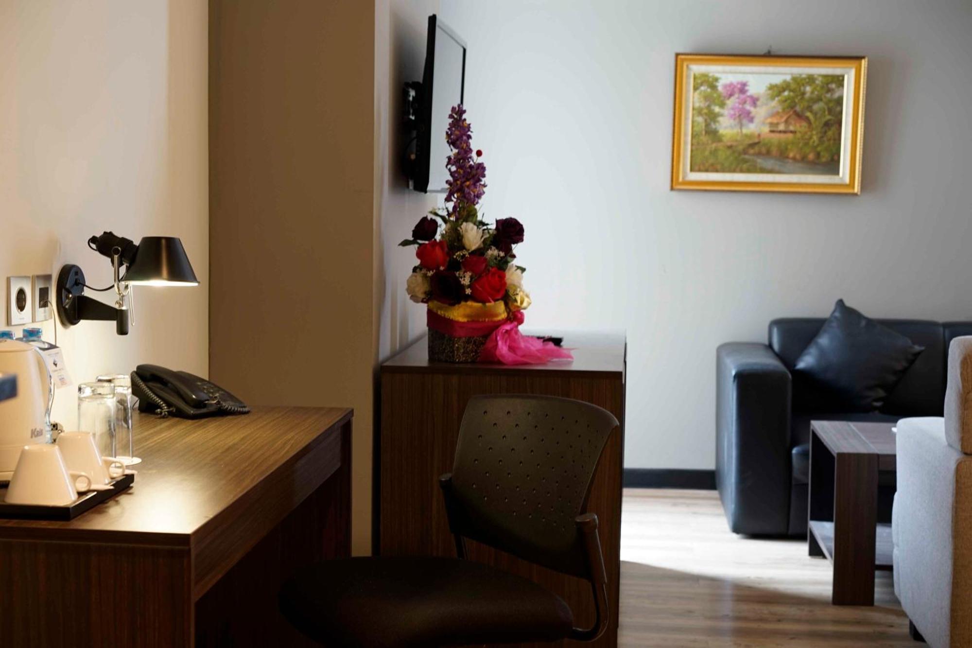 Yunna Hotel Lampung Bandar Lampung Zewnętrze zdjęcie