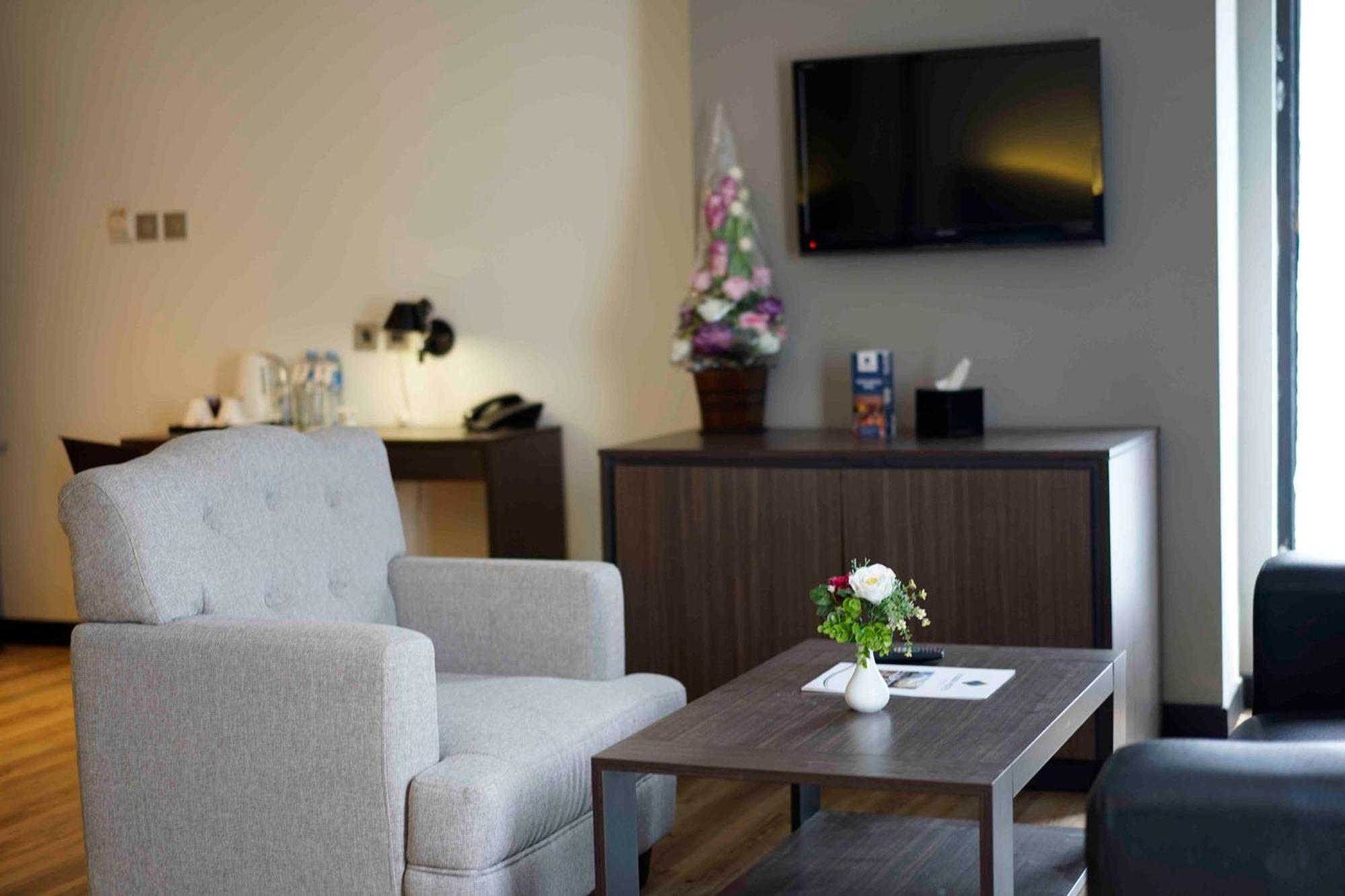 Yunna Hotel Lampung Bandar Lampung Zewnętrze zdjęcie