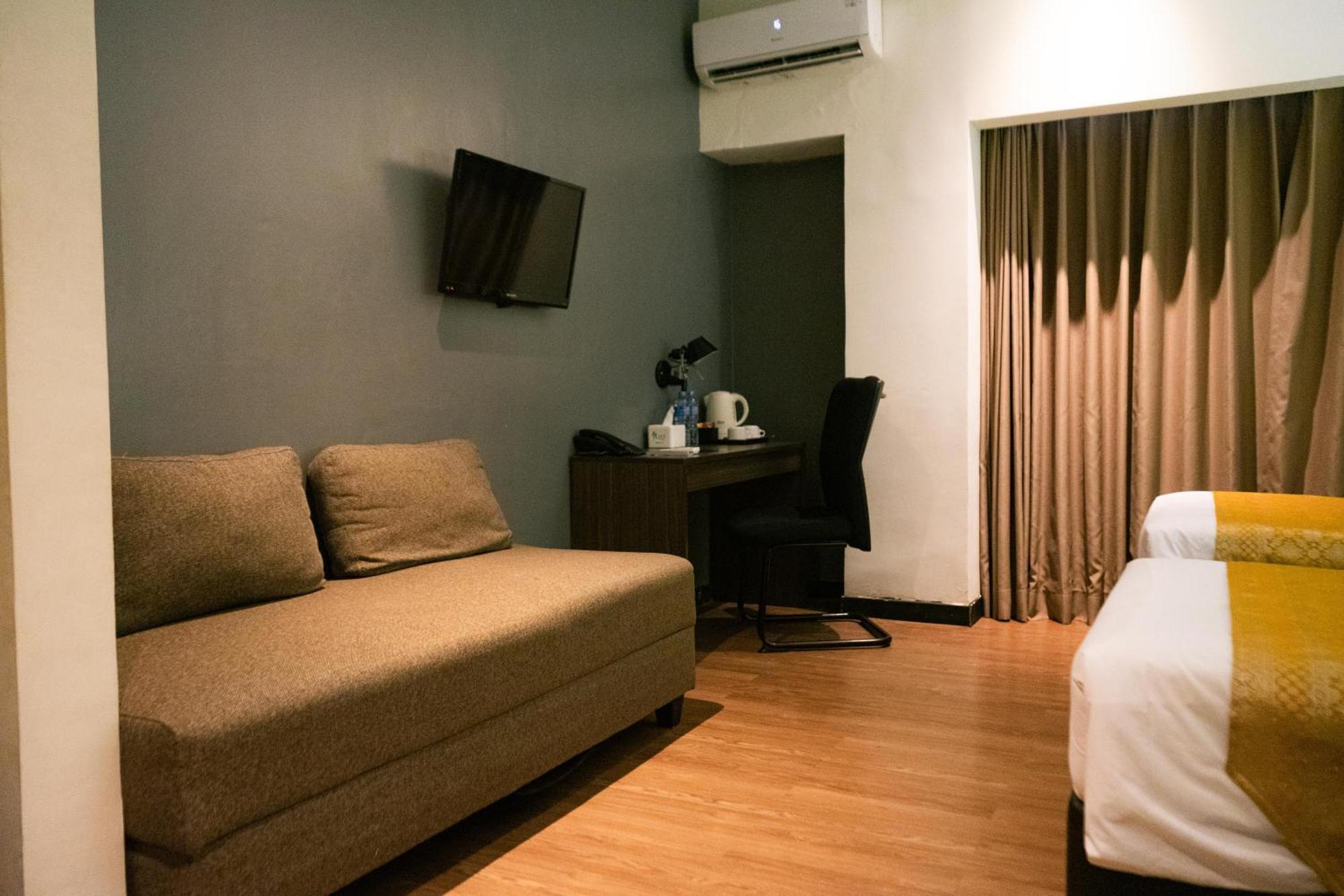 Yunna Hotel Lampung Bandar Lampung Zewnętrze zdjęcie