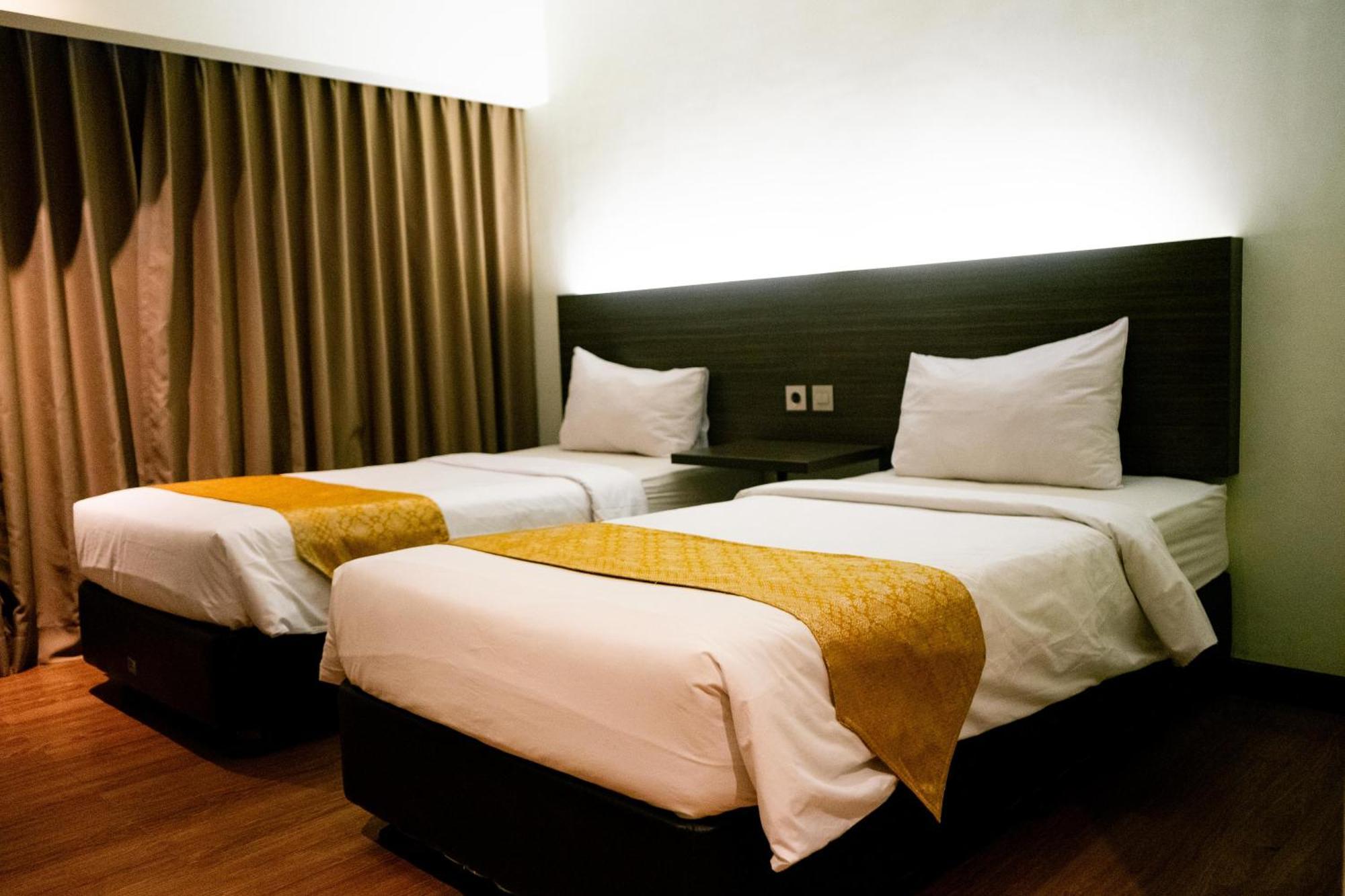 Yunna Hotel Lampung Bandar Lampung Zewnętrze zdjęcie