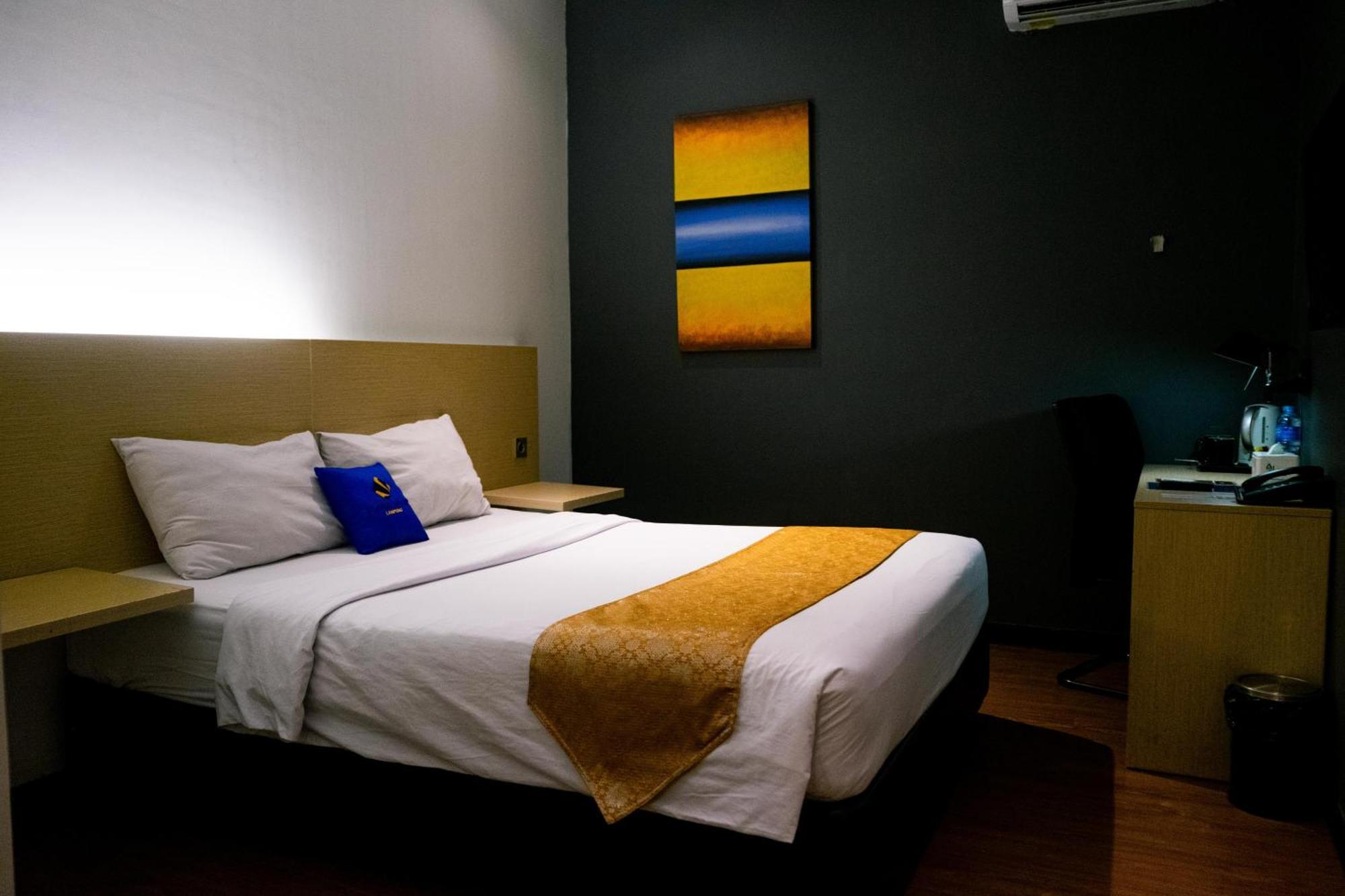 Yunna Hotel Lampung Bandar Lampung Zewnętrze zdjęcie