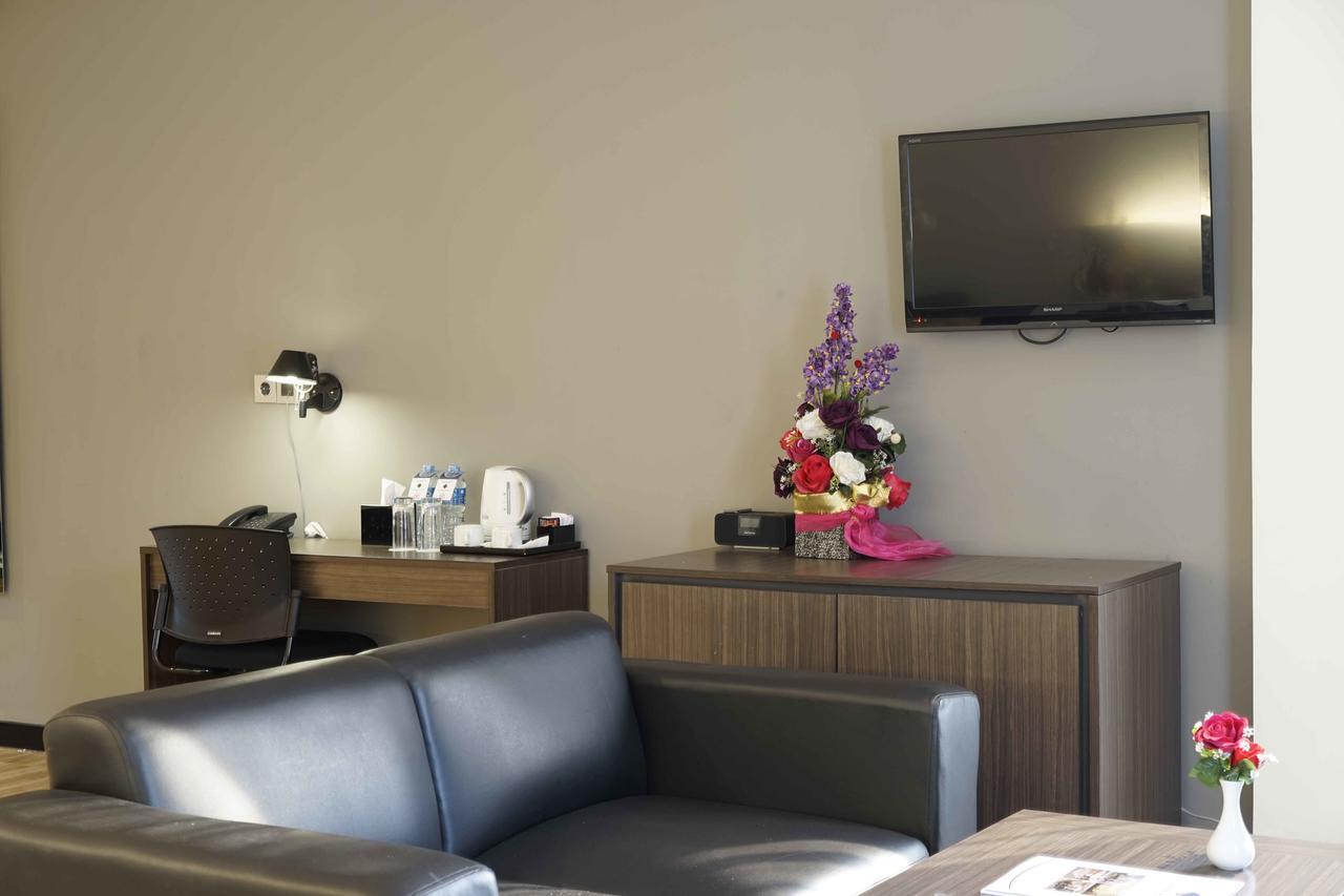 Yunna Hotel Lampung Bandar Lampung Zewnętrze zdjęcie